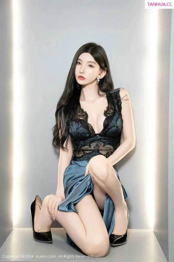 周于希dummy  [XiuRen]高清写真图 2024.03.15 No.8242 周于希Sally 美腿黑丝第52张图片